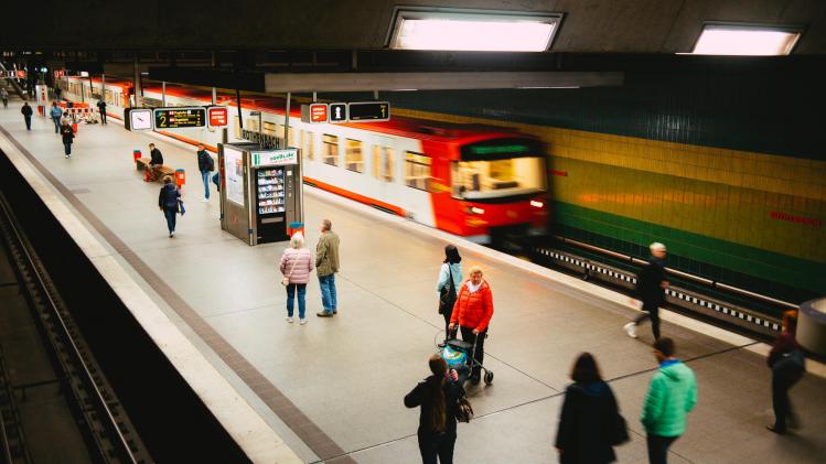 pexels-markus-spiske-metro étudiant - 4 conseils pour avoir une mobilité étudian