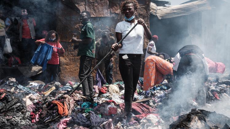 Comment les vêtements usagés des Belges finissent brûlés au Kenya?