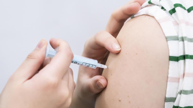 Covid: les adultes en bonne santé ont-ils besoin de faire un vaccin supplémentaire anti-Covid?