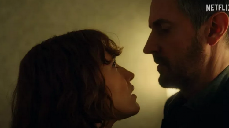 Découvrez la bande-annonce d’«Obsession», la nouvelle série sulfureuse de Netflix