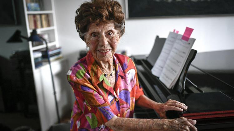 Cette Française joue du piano depuis...100 ans
