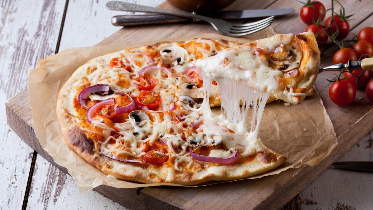 Comment rendre votre pizza plus croustillante ou plus onctueuse grâce à des glaçons