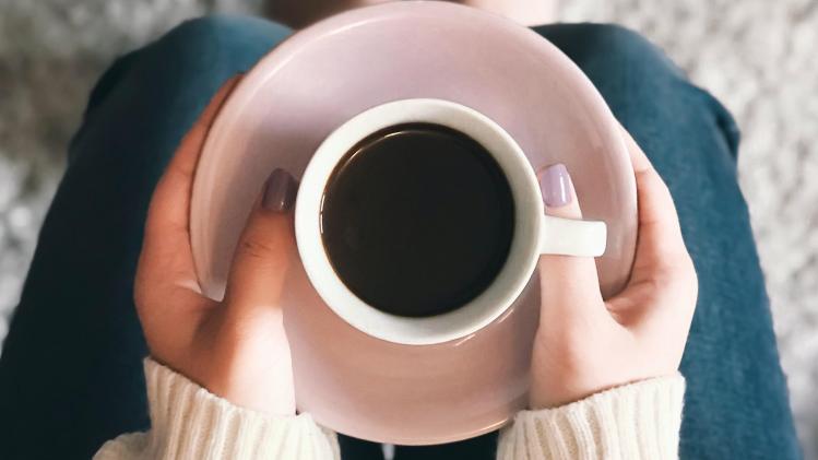 Commencer sa journée par un café: voici pourquoi c’est une mauvaise habitude!