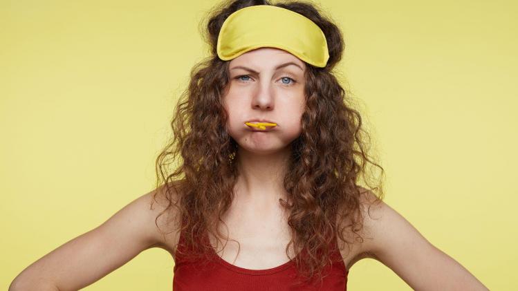 GENERIC_Femme_woman_drole_bandeau_sommeil_fatigue_65045234c3