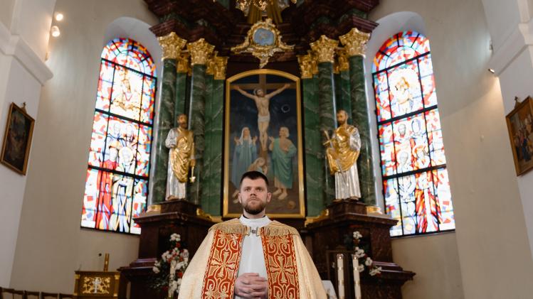 pexels-mart-production-7220112