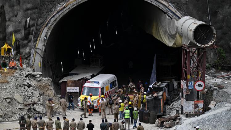 Tunnel effondré en Inde : les sauveteurs ont réussi à rejoindre les ouvriers piégés depuis 17 jours