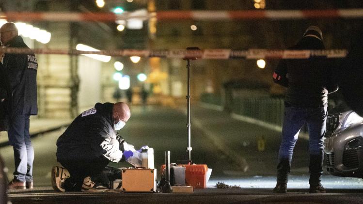 Attaque au couteau à Paris: un touriste allemand tué, l’assaillant interpellé