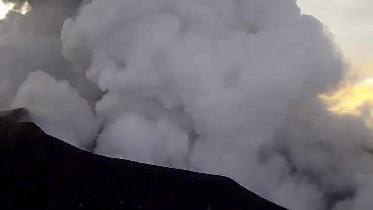 Ce volcan indonésien en éruption envoie des cendres à 3 kilomètres de haut