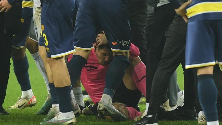 Turquie: un arbitre de foot tabassé en direct par un directeur de club