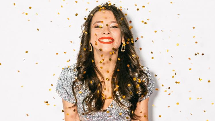 GENERIC_Nouvel_an_fete_party_strass_femme_woman_401cc5f96e (2)