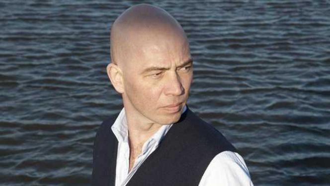 De zoektocht naar geluk met Tommy Wieringa - Metrotime