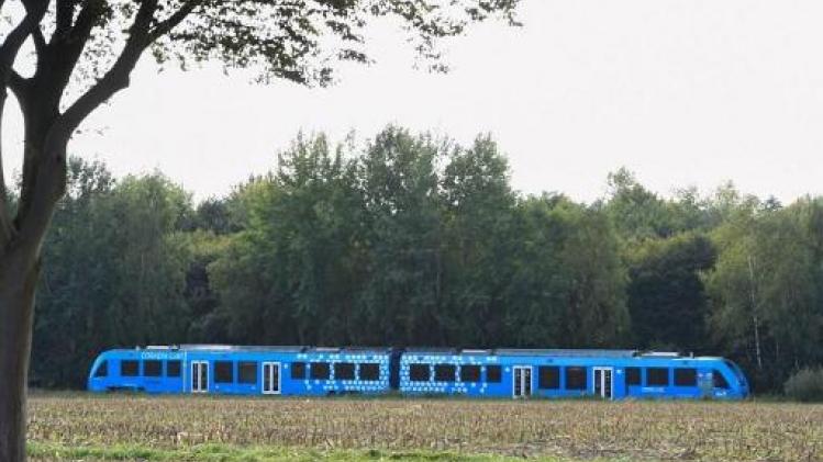 Allereerste trein op waterstof rijdt in Duitsland