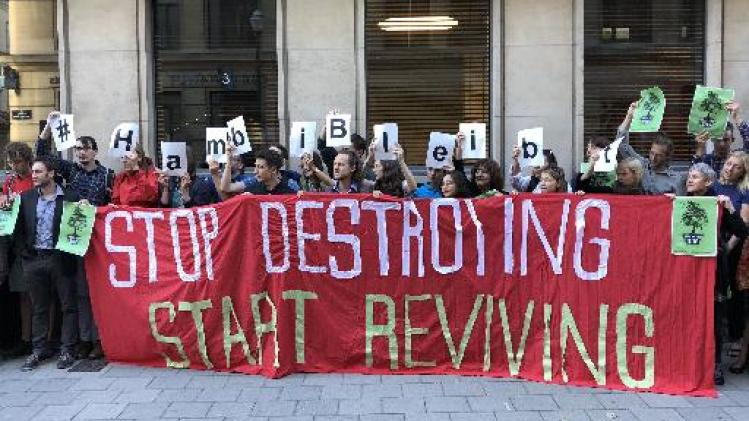 Protest tegen ontruiming en kappen van Hambach bos breidt uit naar Brussel