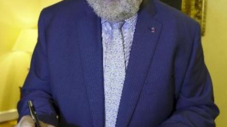 De Croo pleit in autobiografie voor "beschavingsverzekering"