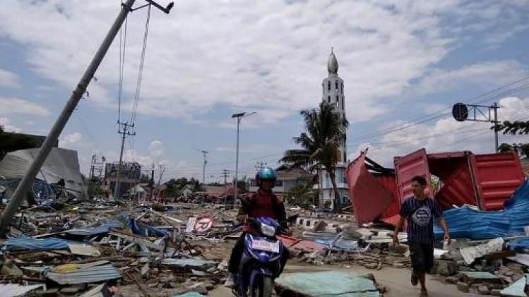 Aantal slachtoffers aardbeving en tsunami in Indonesië opgelopen tot minstens 384