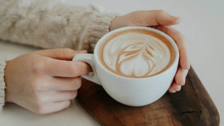 Lopen koffiedrinkers een groter risico op een drugsverslaving?