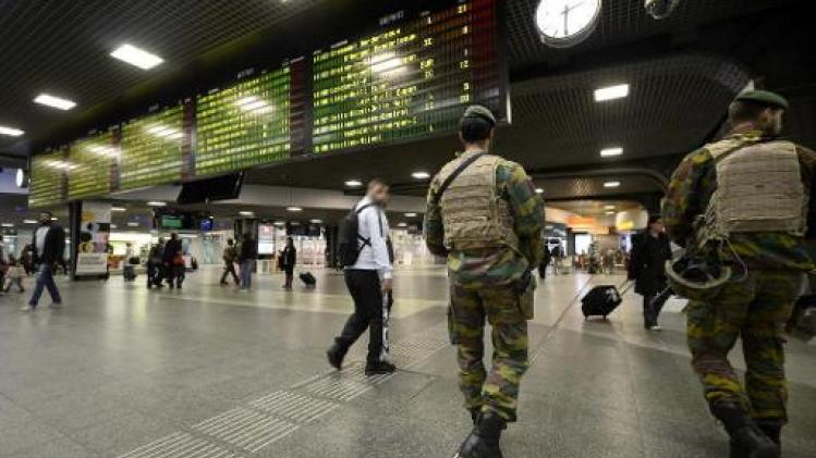 Man met mes door militairen overmeesterd op trein in Brusselse Zuidstation