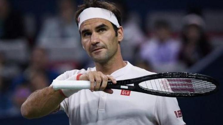 Roger Federer behoudt uitzicht op titelverlenging