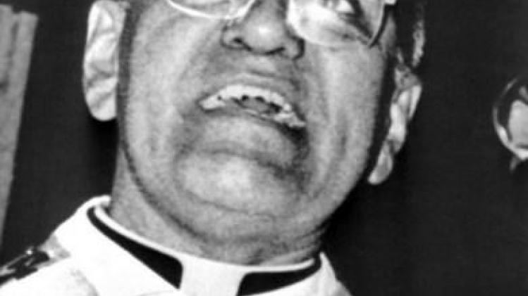 Paus Franciscus verklaart vermoorde aartsbisschop Romero en paus Paulus VI heilig