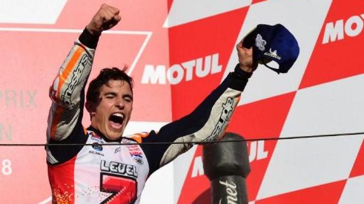 Marc Marquez kroont zich vijfde keer tot wereldkampioen in MotoGP