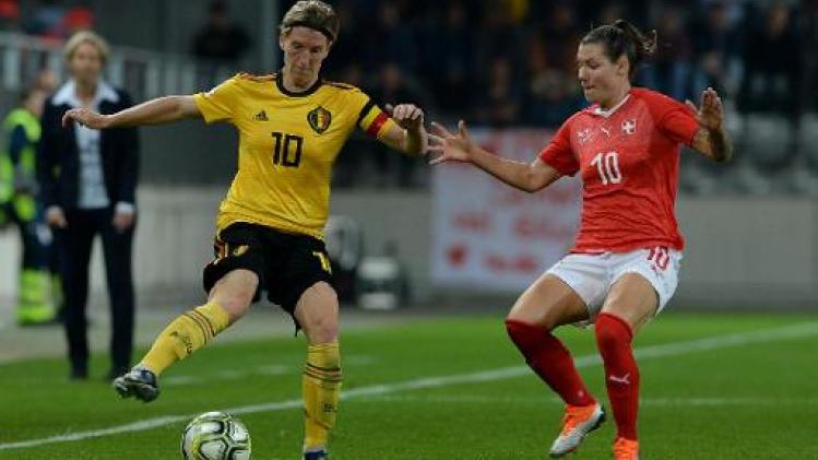 Recordinternational Aline Zeler zet punt achter carrière bij Red Flames