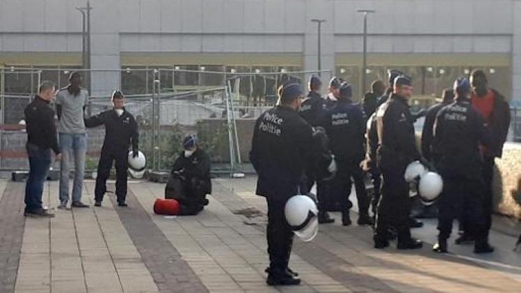 1 op 4 migranten slachtoffer van politiegeweld: dat moet stoppen