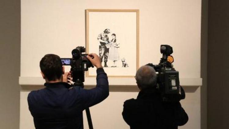 Geen nieuwe stunt en "bescheiden" bedragen op Banksy-veiling in Parijs
