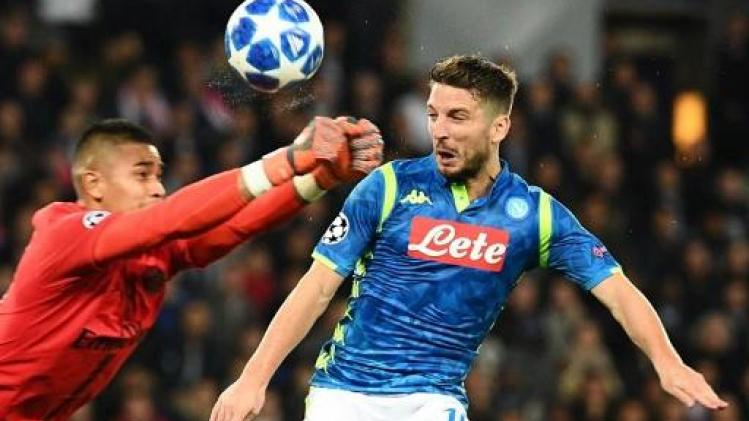 Belgen in het buitenland - Supersub Mertens redt voor Napoli puntje tegen AS Roma