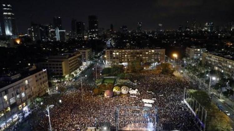 Tienduizenden mensen herdenken in Tel Aviv moord op Rabin