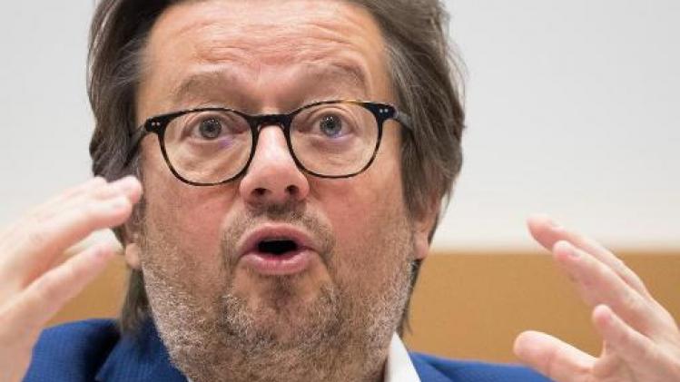 Coucke waarschuwt voor nefaste gevolgen van afschaffen voordelen clubs