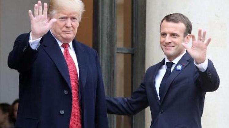 Trump en Macron praten op Elysée