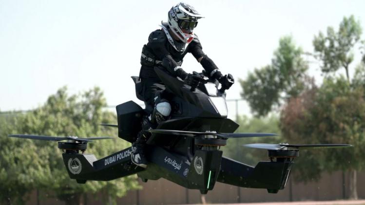 Politie Dubai traint nu al met vliegende motoren