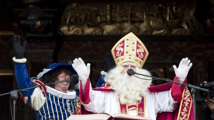 In diverse Nederlandse steden verloopt intrede Sinterklaas en Zwarte Piet met incidenten
