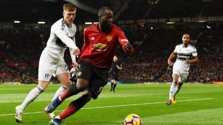 Belgen in het buitenland - Lukaku pikt doelpunt mee op Old Trafford in vlotte zege tegen rode lantaarn Fulham