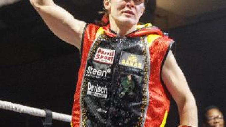 Boksgala Ardooie - Delfine Persoon verlengt WBC-wereldtitel: "Ik groei opnieuw naar beste niveau"