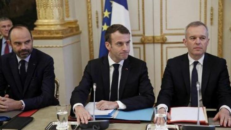 Macron ontmoet vertegenwoordigers uit economische en politieke wereld