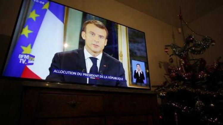 Sociale onrust Frankrijk - Macron belooft stijging van minimumloon met 100 euro