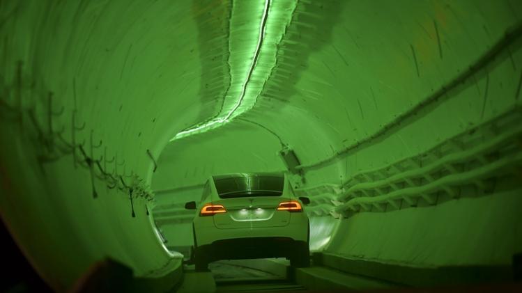 IN BEELD. Elon Musk onthult eerste deel van ondergronds hogesnelheidsnetwerk