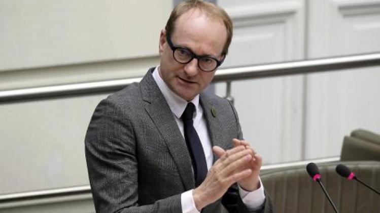 Vlaanderen stelt einde aan pelsdierkweek en dwangvoeding