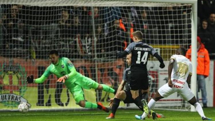 Jupiler pro league - Racing Genk kent geen problemen met Eupen en blijft stevig aan de leiding
