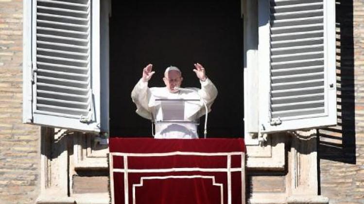 Paus Franciscus roept tot cultuur van vrede op en looft rol van moeders