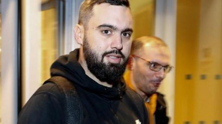 Sociale onrust Frankrijk - Kopstuk Franse gele hesjes opgepakt in buurt van Champs-Elysées