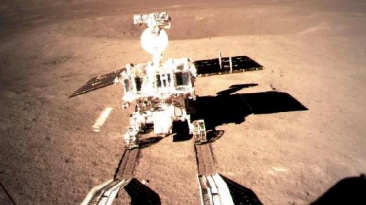 Robot start verkenning op achterkant van de Maan