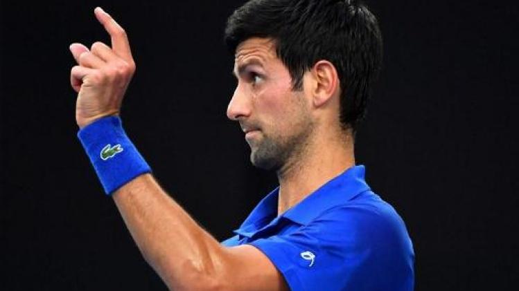 Novak Djokovic stoot vlot door naar tweede ronde tegen Tsonga