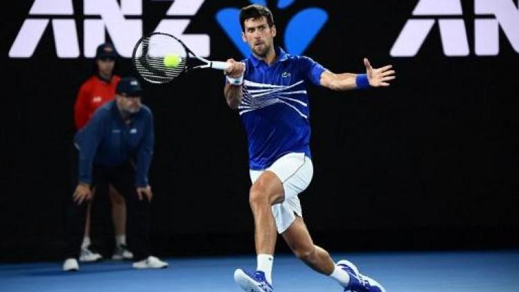 Novak Djokovic laat geen sets liggen in Melbourne
