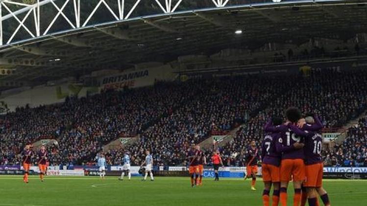Manchester City houdt Liverpool in vizier na vlotte winst bij Huddersfield