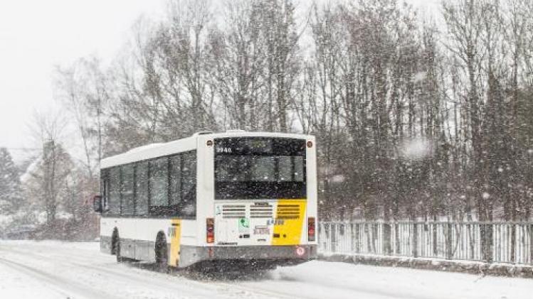 Sneeuwval hindert busverkeer De Lijn