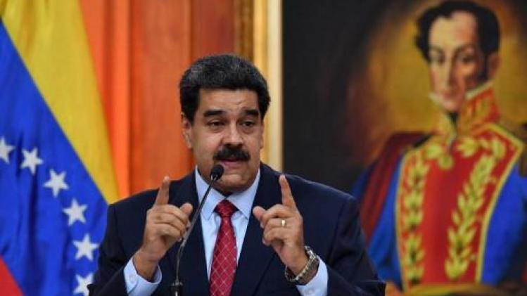 Crisis Venezuela - Maduro juridisch in het verweer nadat VS sancties aankondigen tegen oliebedrijf PDVSA
