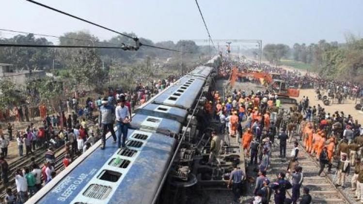 Zeven doden bij ontsporing trein in India
