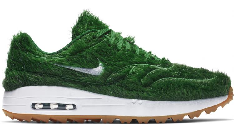 Met deze nieuwe Nike-sneakers voel je (bijna) het gras tussen je tenen